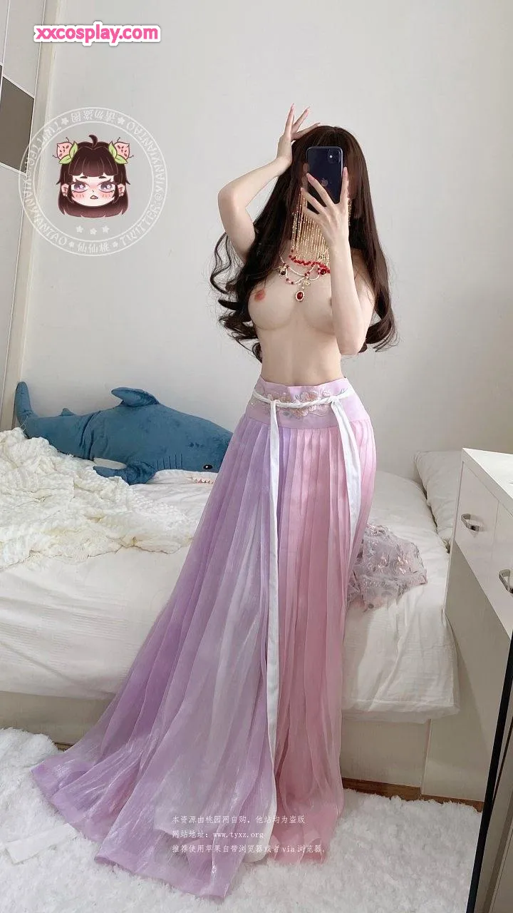 Xianxian Tao: Gothic Lolita & Office Lady Strümpfe